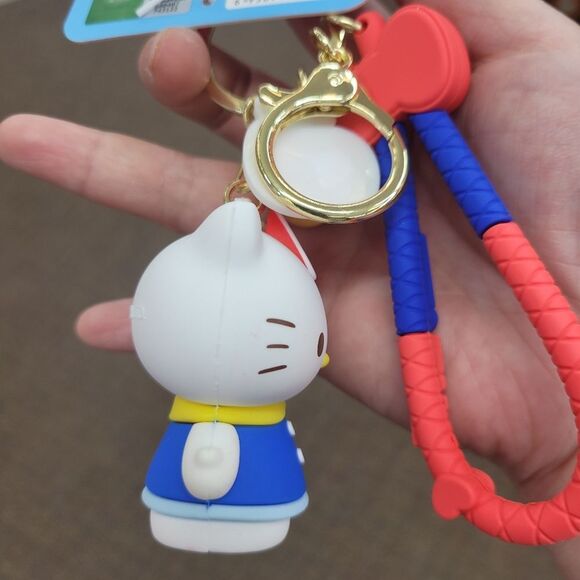Brand New Sanrio Hello Kitty Classic Keychain - Picture 4 of 8